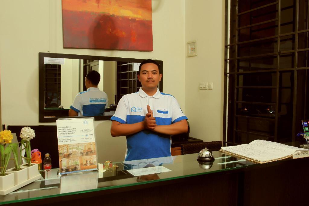 Hotel Bantal Guling Alun Alun Bandung Esterno foto