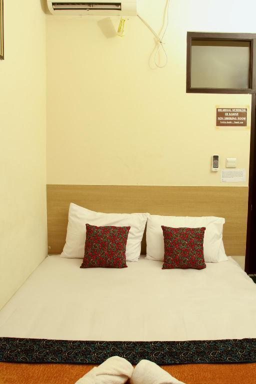 Hotel Bantal Guling Alun Alun Bandung Esterno foto
