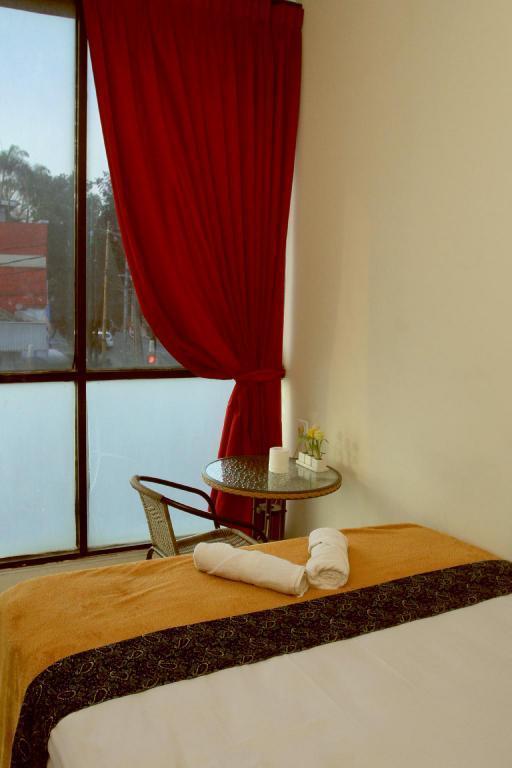 Hotel Bantal Guling Alun Alun Bandung Esterno foto