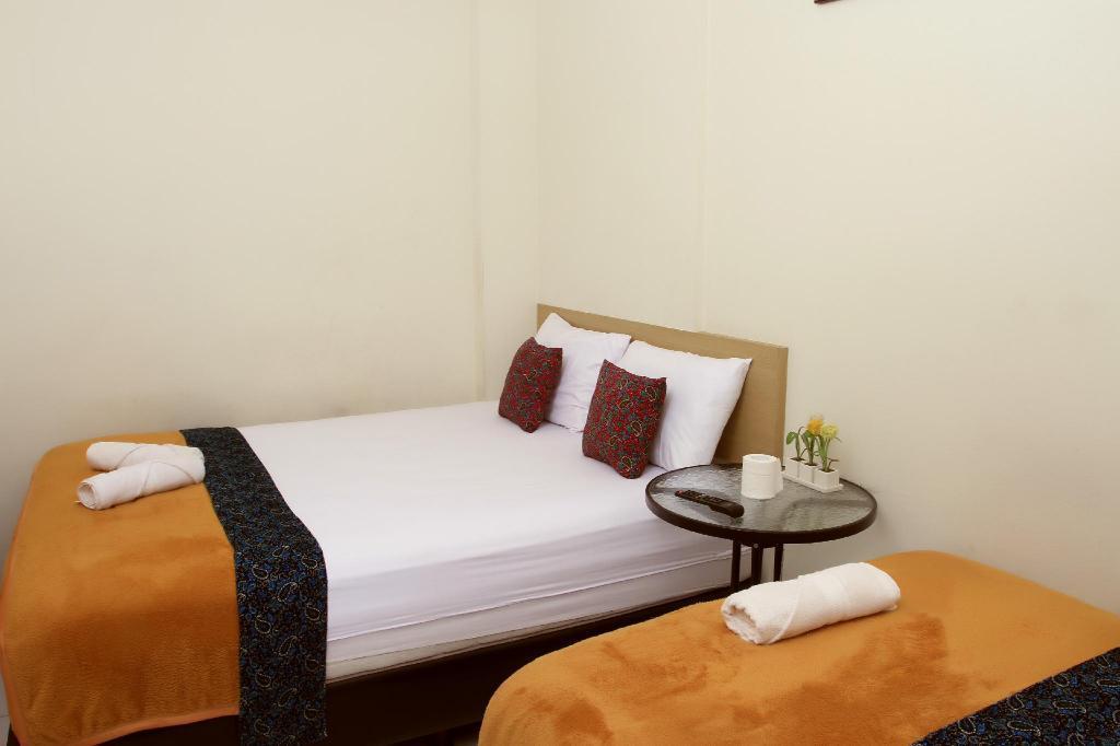 Hotel Bantal Guling Alun Alun Bandung Esterno foto