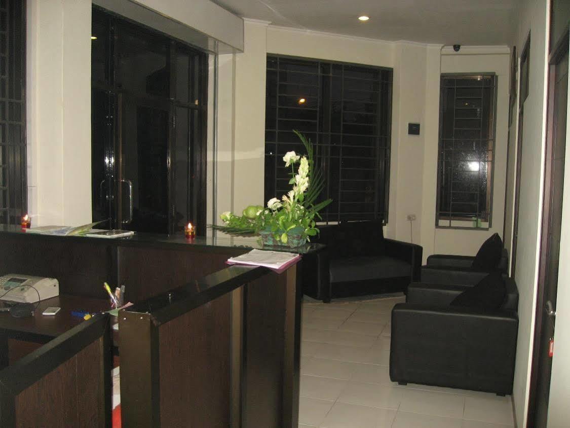 Hotel Bantal Guling Alun Alun Bandung Esterno foto