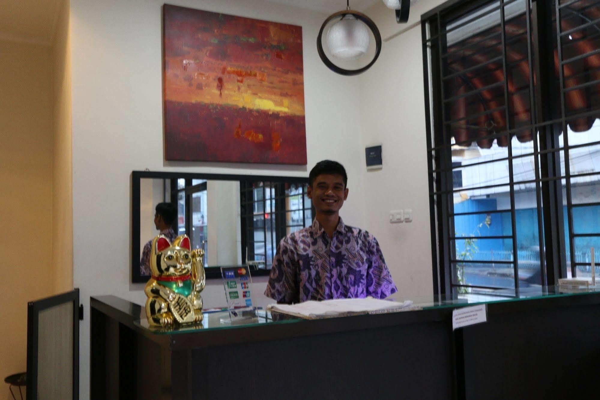 Hotel Bantal Guling Alun Alun Bandung Esterno foto