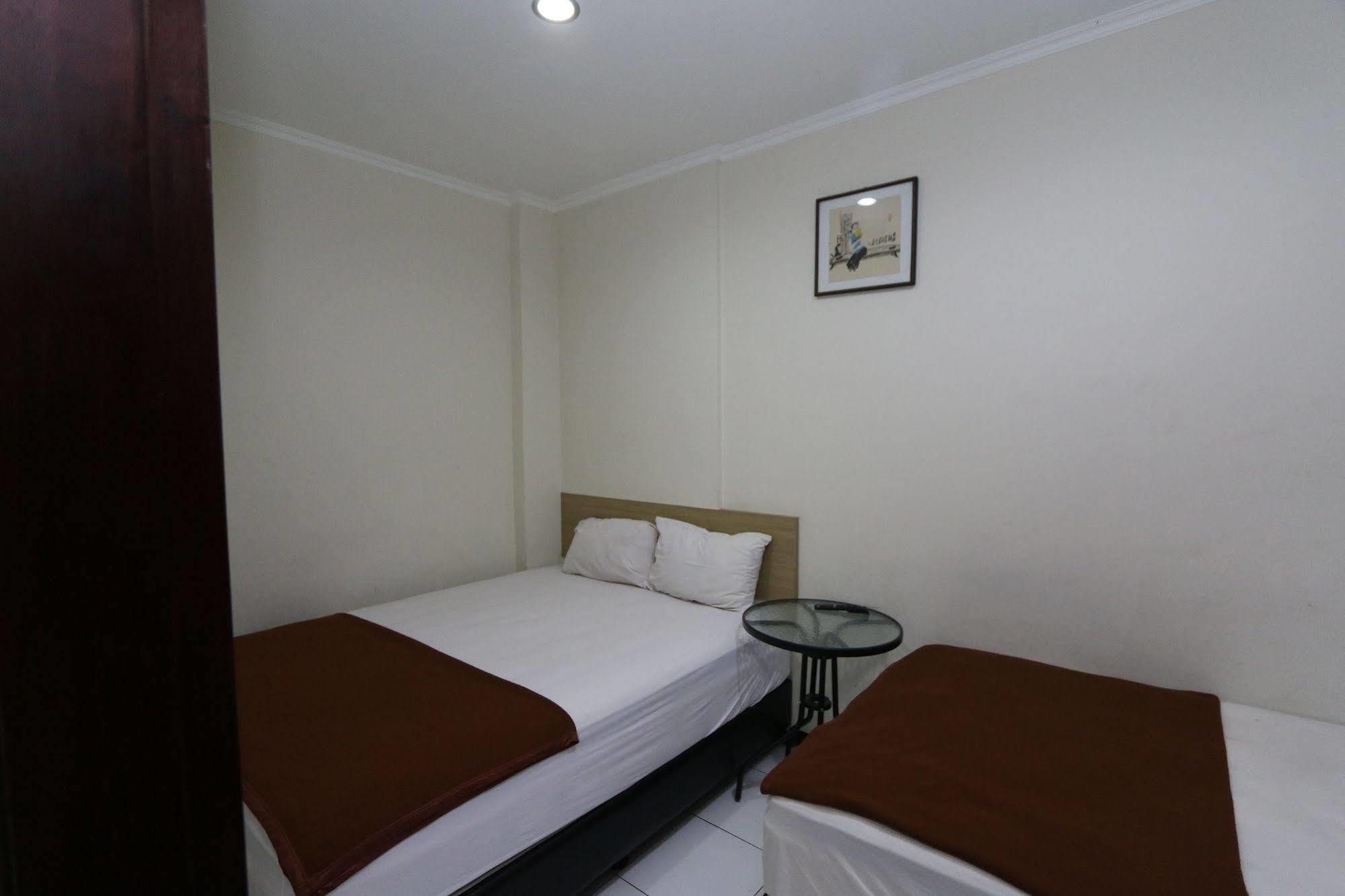 Hotel Bantal Guling Alun Alun Bandung Esterno foto
