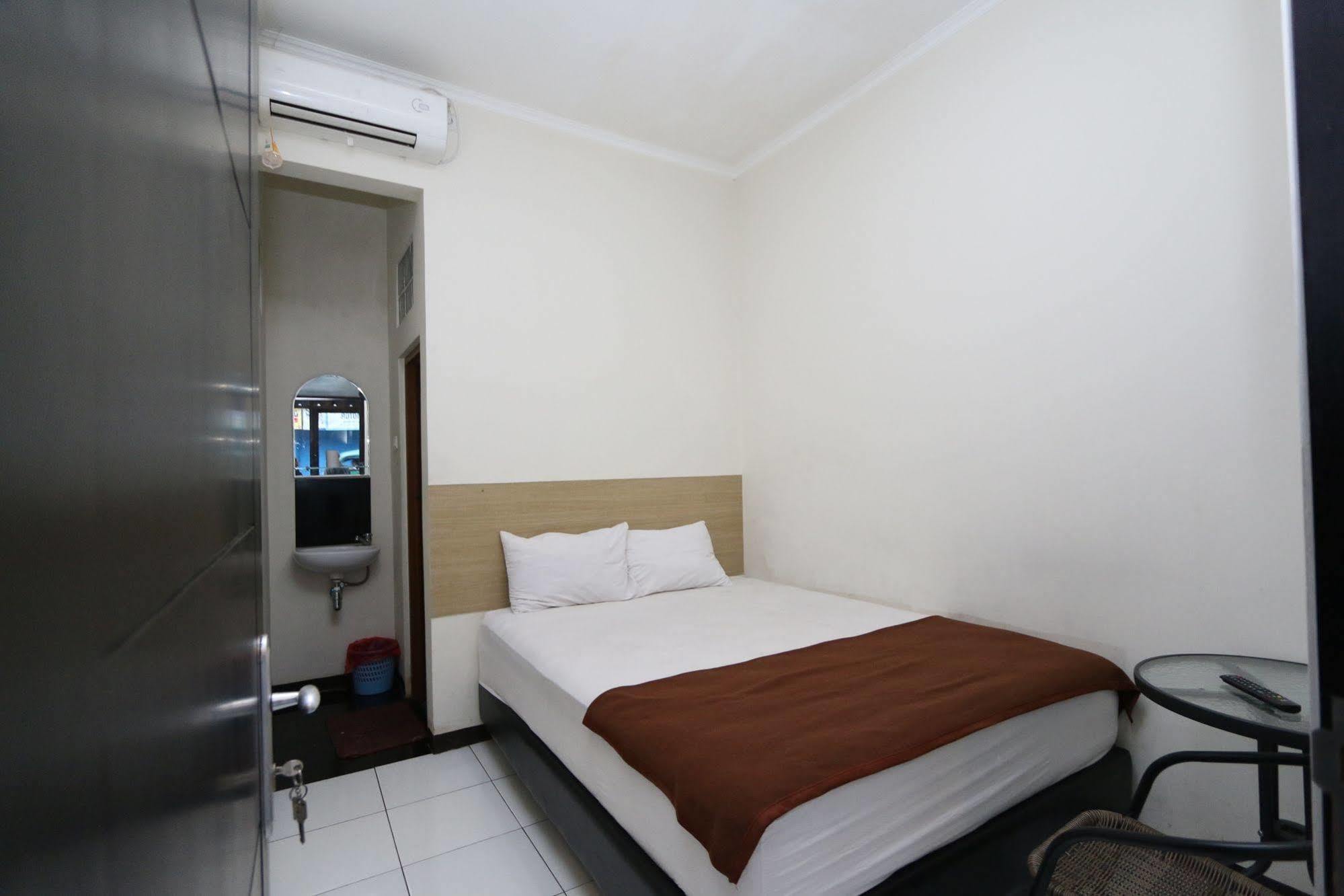 Hotel Bantal Guling Alun Alun Bandung Esterno foto